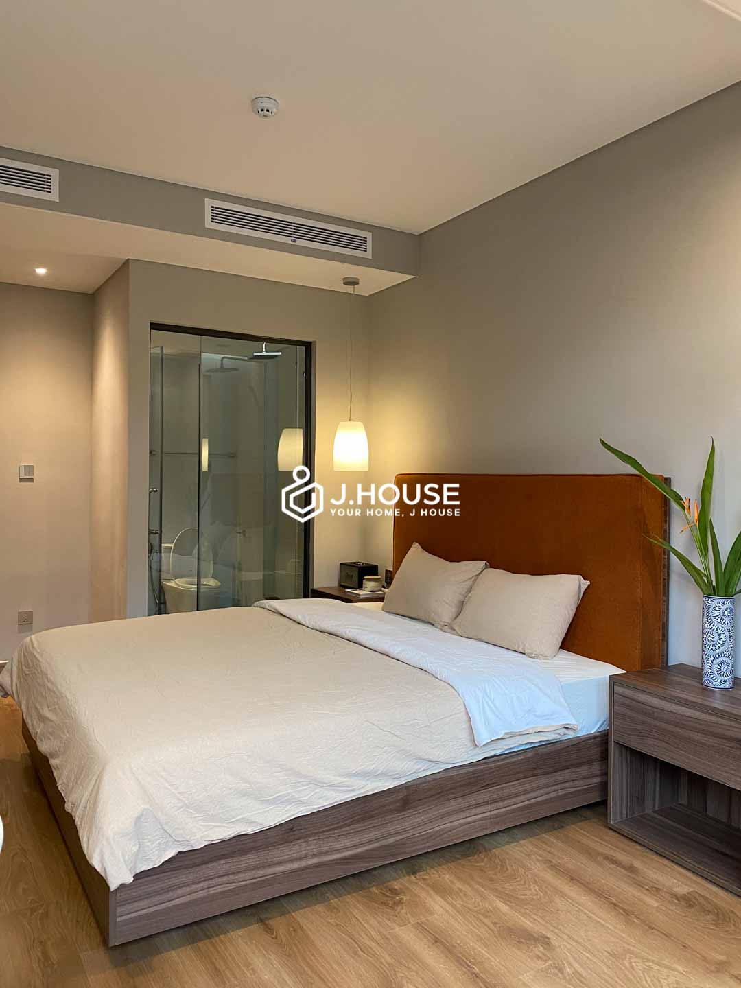 2BR Apartment for Rent with Pool & Gym at Luxone Little Thao Dien-10