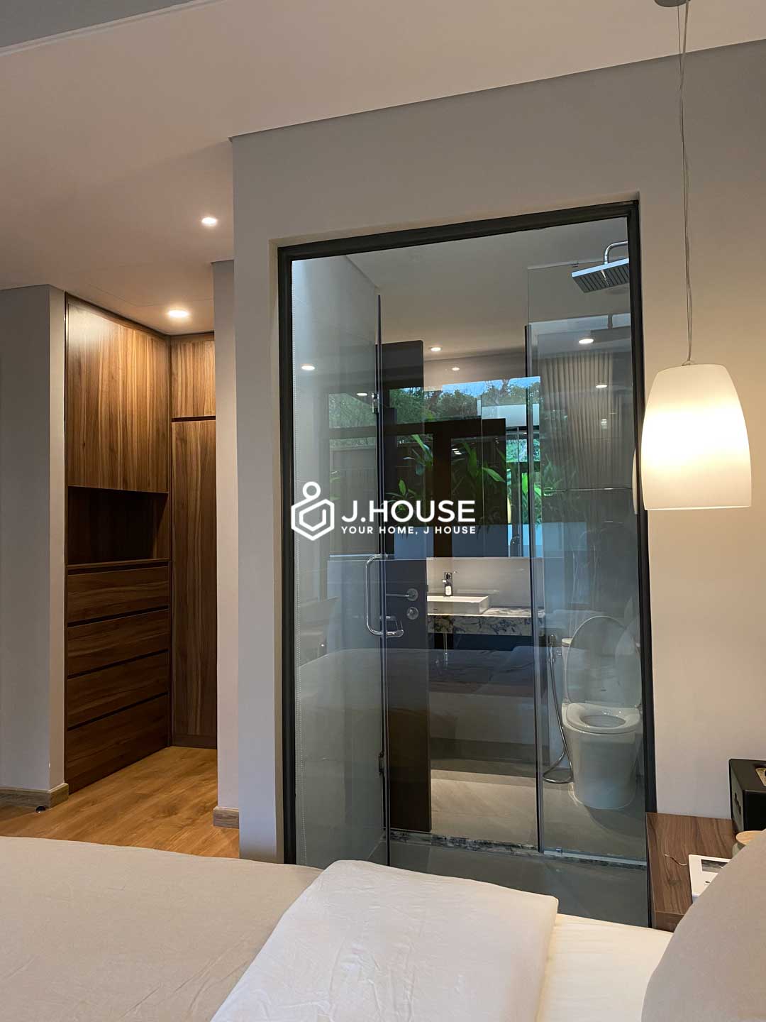 2BR Apartment for Rent with Pool & Gym at Luxone Little Thao Dien-12