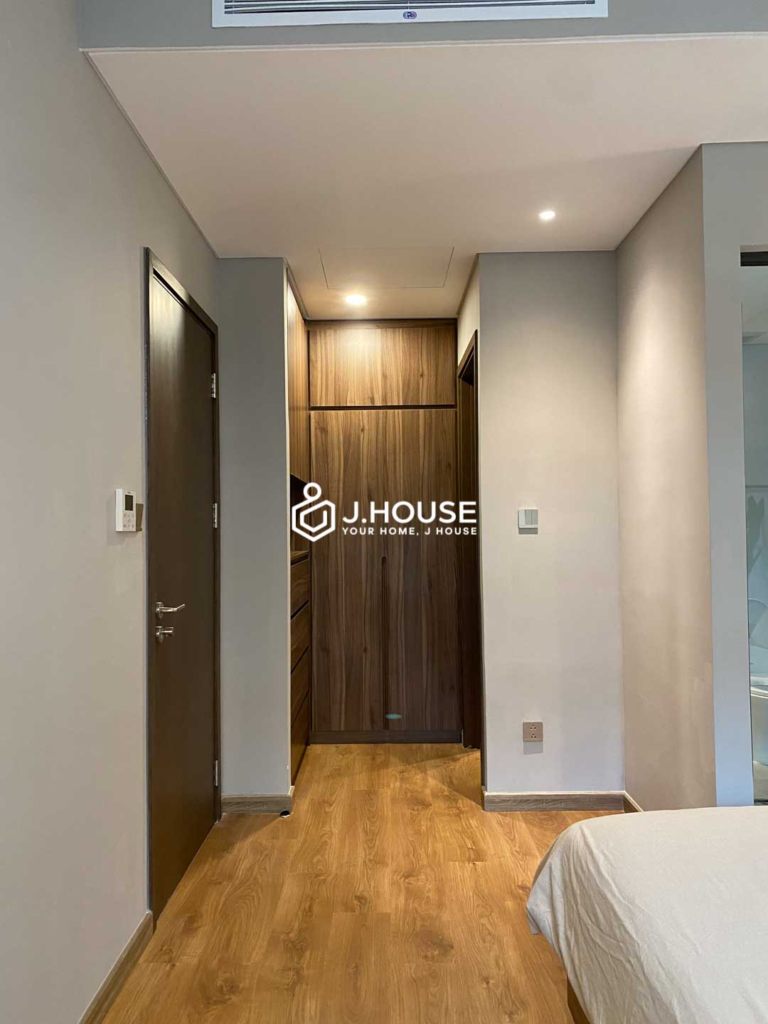 2BR Apartment for Rent with Pool & Gym at Luxone Little Thao Dien-15