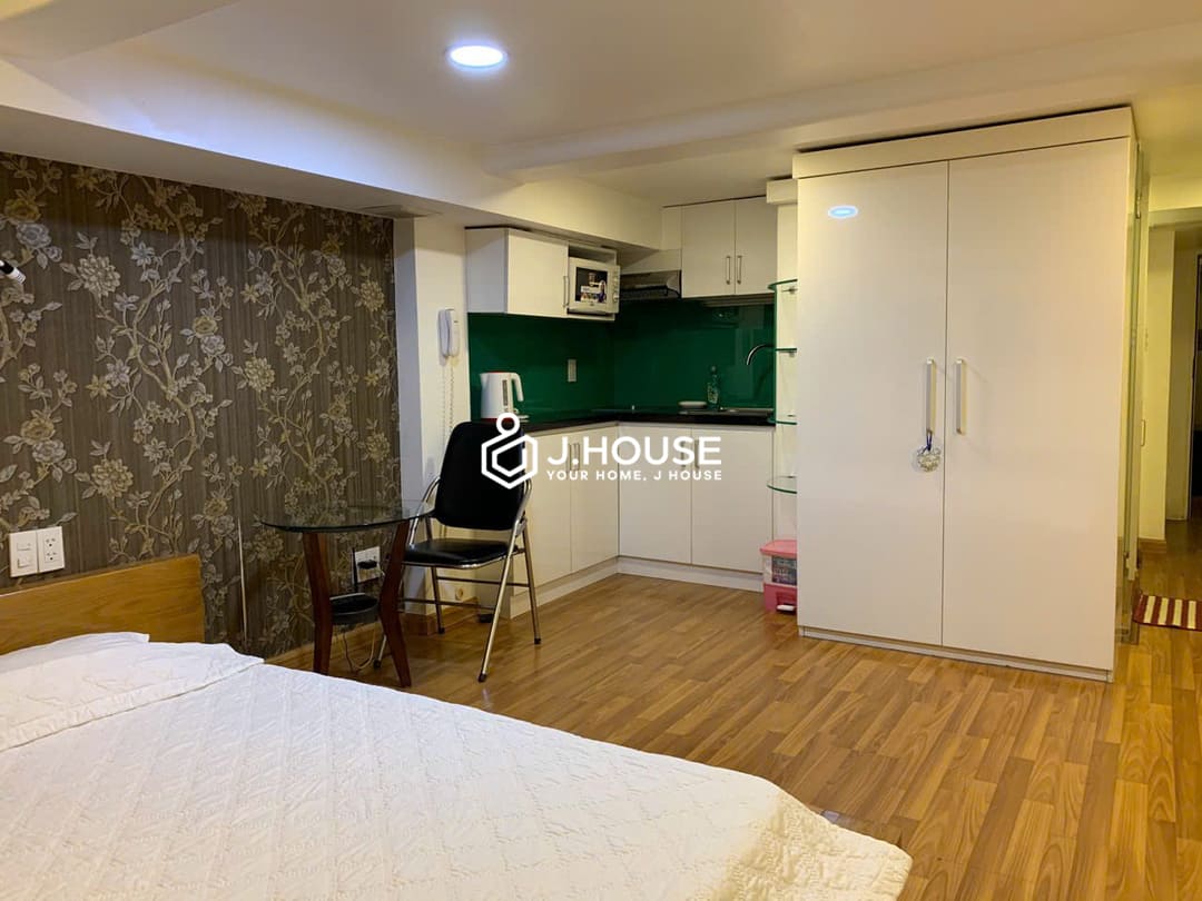 Affordable all-inclusive studio apartment for rent in District 1, HCM
