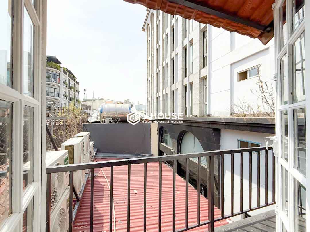 Bright 2-Bedroom Serviced Apartment for Rent in District 1 - QK Building-4