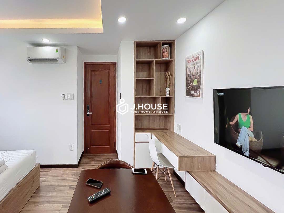 Bright Serviced Studio for Rent in Phu Nhuan District - Riverside House-3