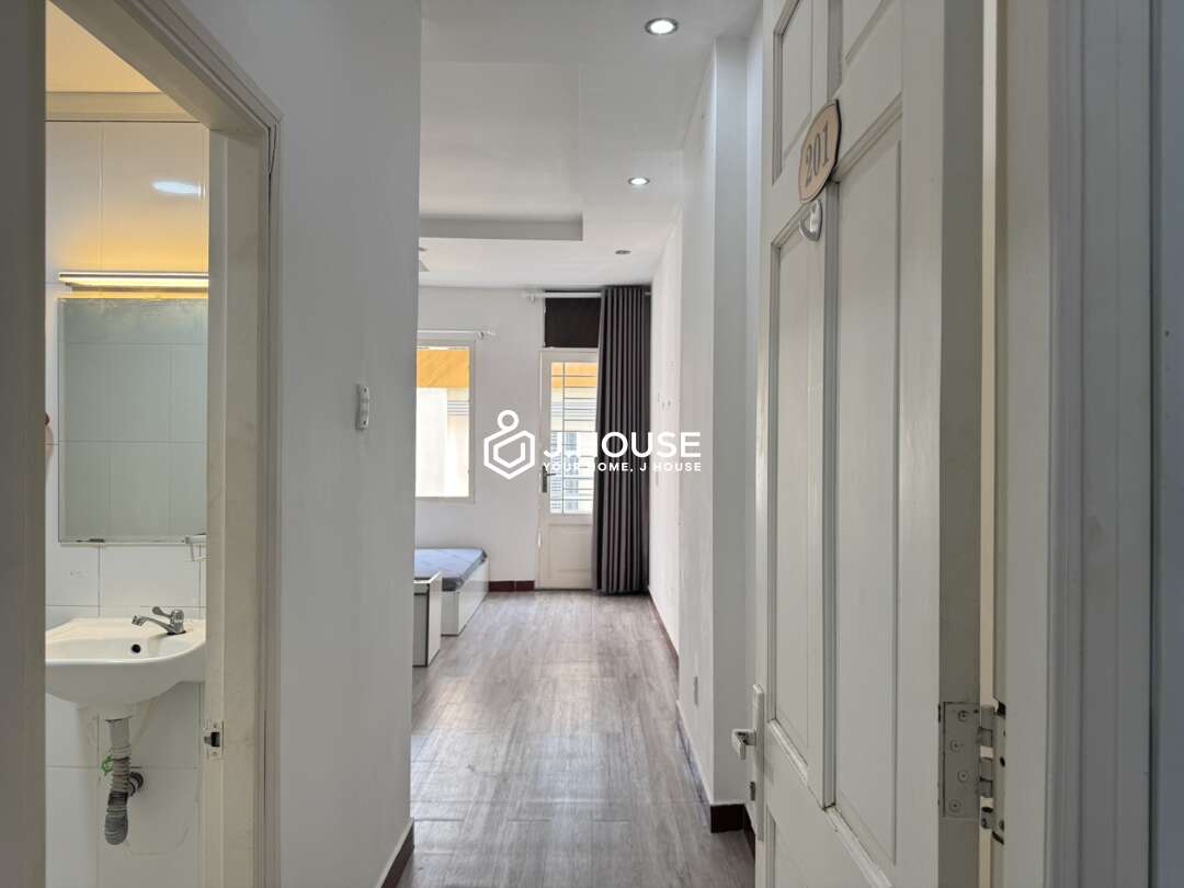 Bright Studio for Rent in District 1 Center Lan Vũ Apartment 201-10