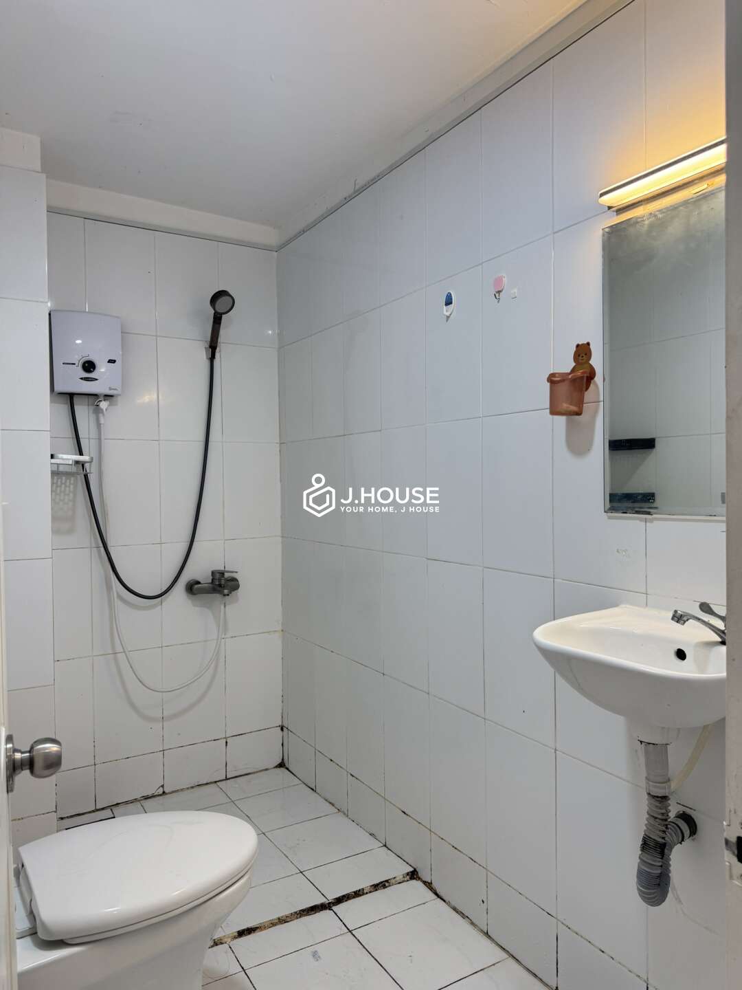 Bright Studio for Rent in District 1 Center Lan Vũ Apartment 201-13