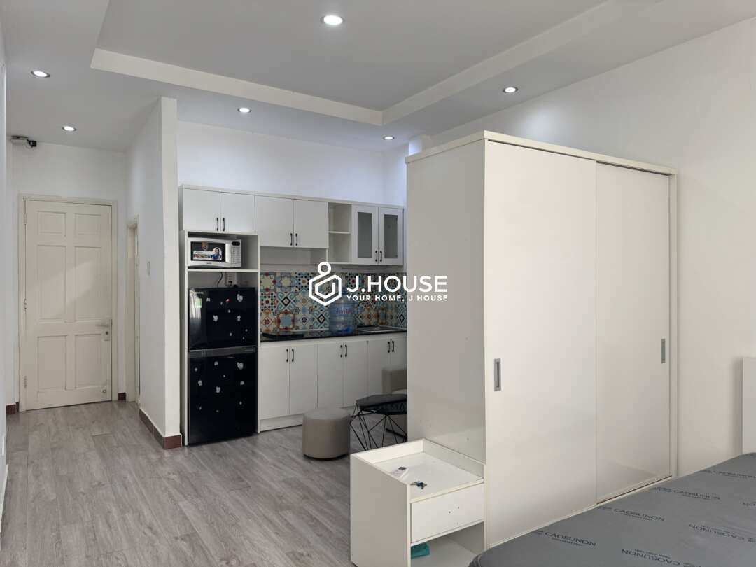Bright Studio for Rent in District 1 Center Lan Vũ Apartment 201-6