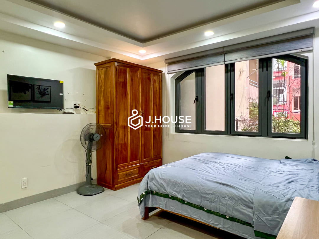 Cheap studio apartment for rent in District 1, HCMC-0