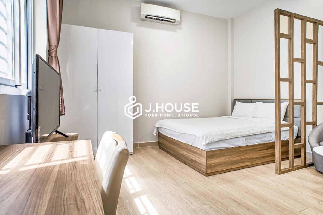 Cozy Studio with Large Window in District 1 - Spring Garden-3_result