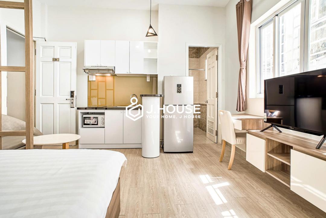 Cozy Studio with Large Window in District 1 - Spring Garden-6_result