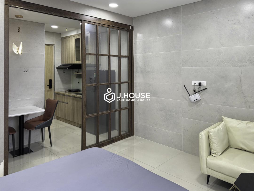 Modern 1BR Apartment in Binh Thanh for Rent - Skyline View-1