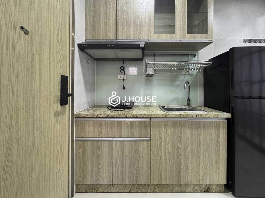 Modern 1BR Apartment in Binh Thanh for Rent - Skyline View-12