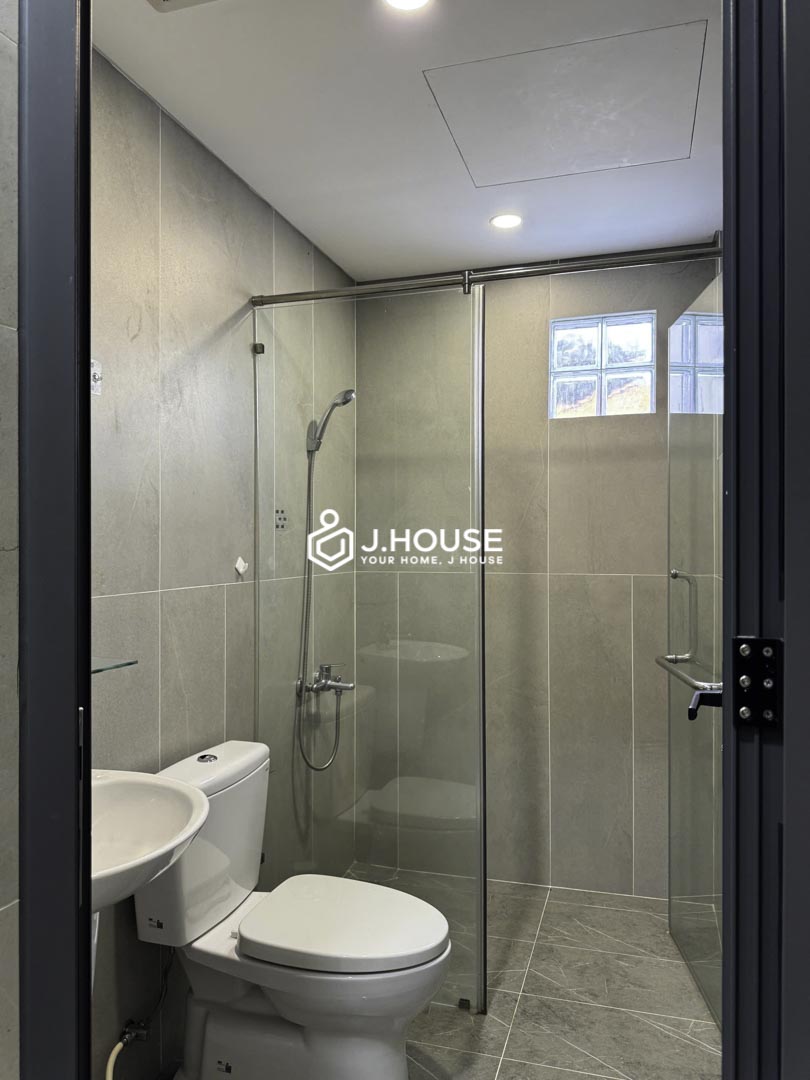 Modern 1BR Apartment in Binh Thanh for Rent - Skyline View-14