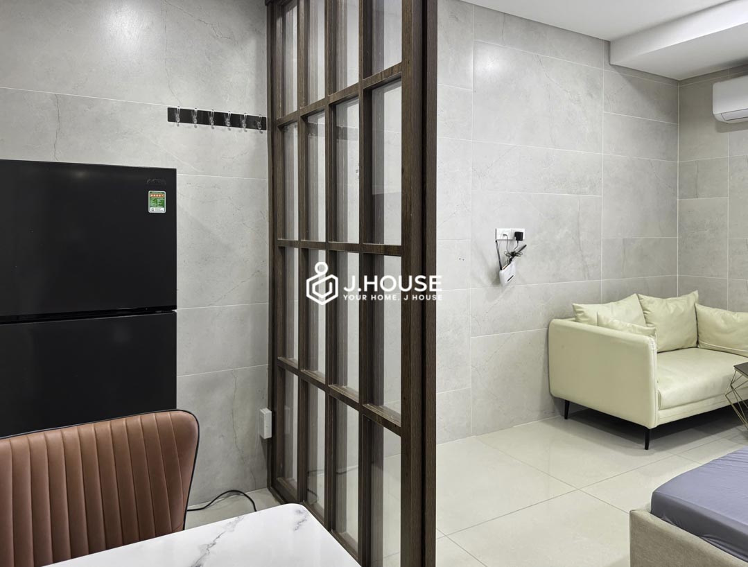 Modern 1BR Apartment in Binh Thanh for Rent - Skyline View-2