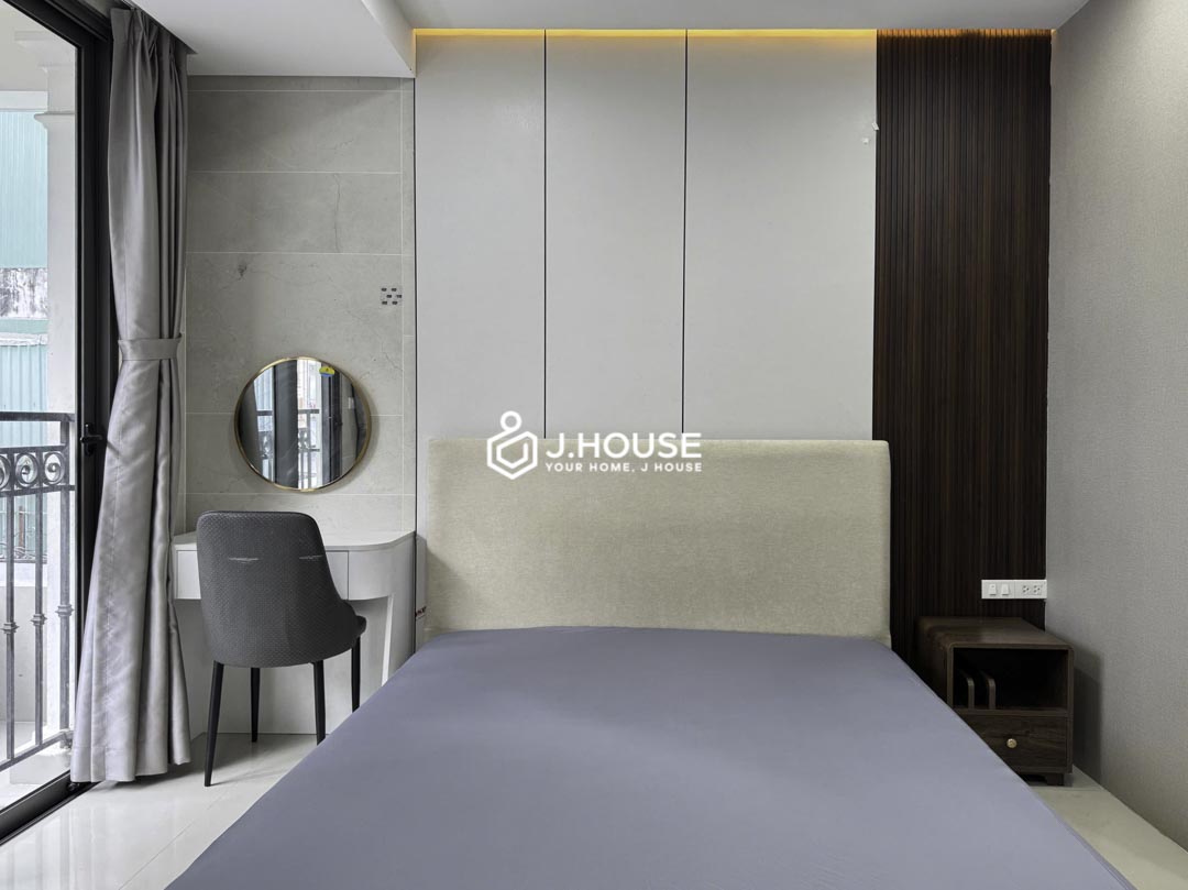 Modern 1BR Apartment in Binh Thanh for Rent - Skyline View-4