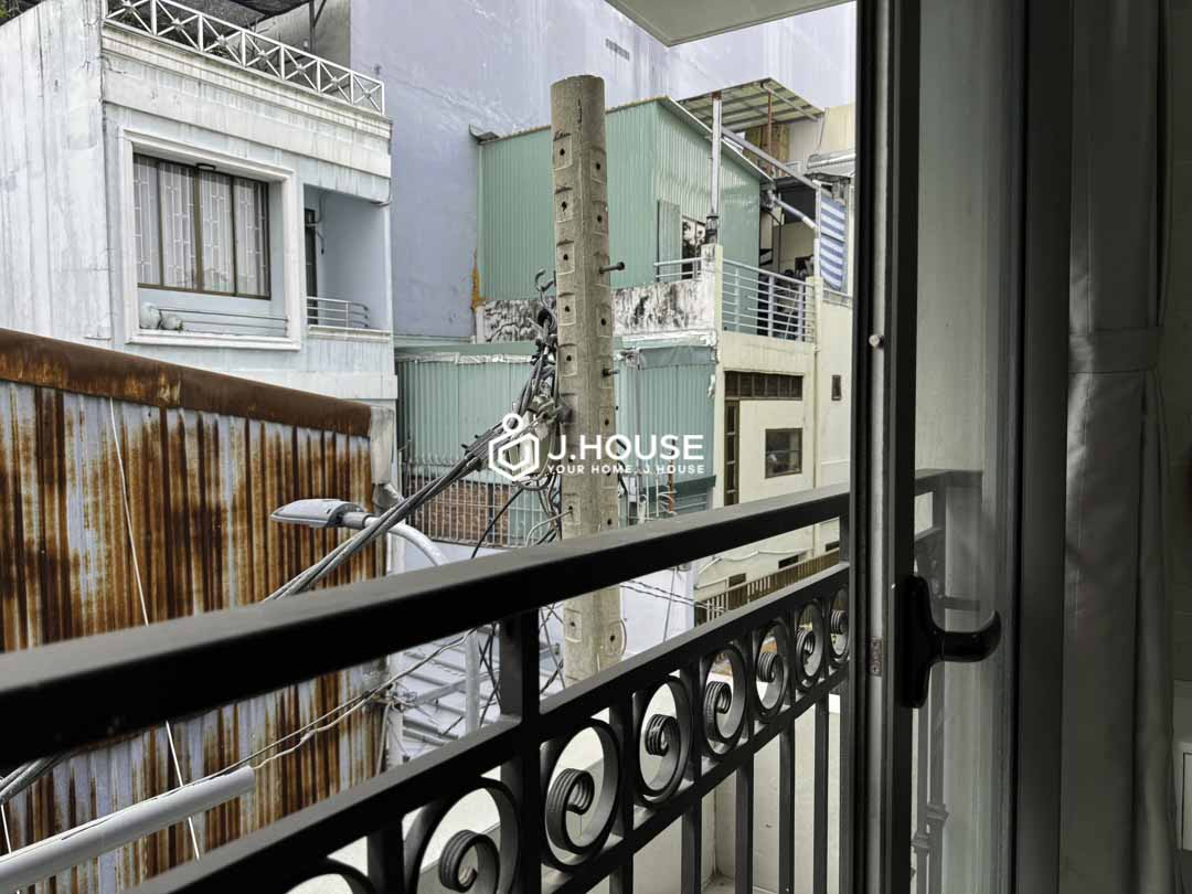 Modern 1BR Apartment in Binh Thanh for Rent - Skyline View-7