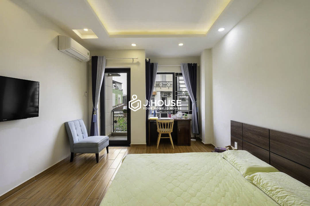 Modern 1BR Apartment with Balcony for Rent in Binh Thanh - Full House-0