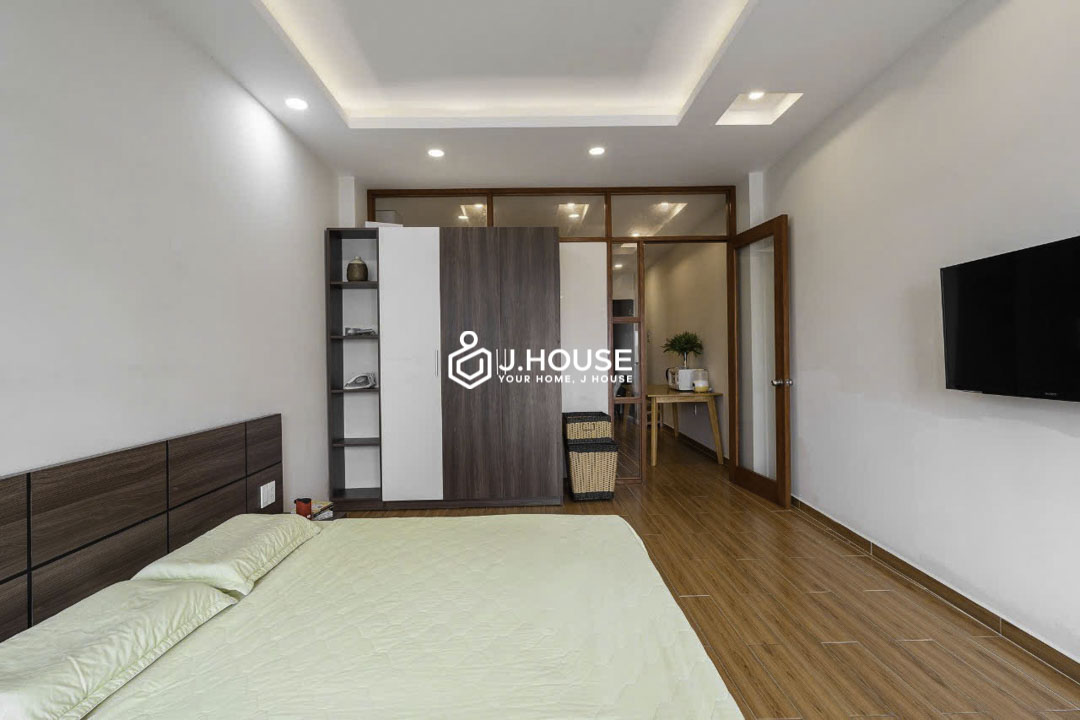 Modern 1BR Apartment with Balcony for Rent in Binh Thanh - Full House-2