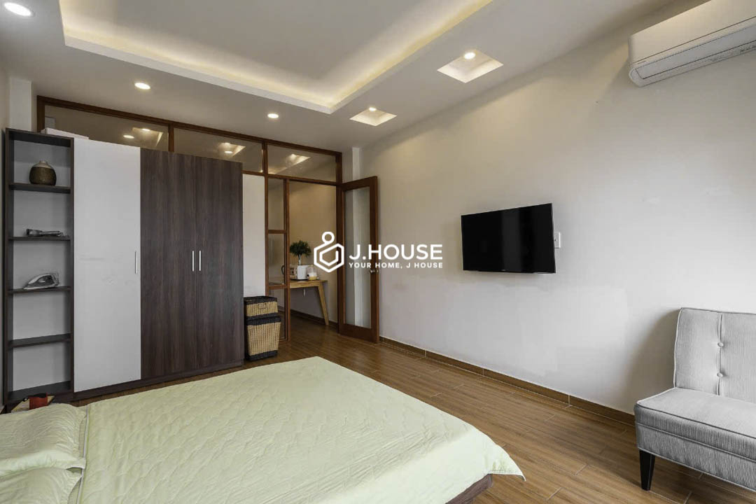 Modern 1BR Apartment with Balcony for Rent in Binh Thanh - Full House-3