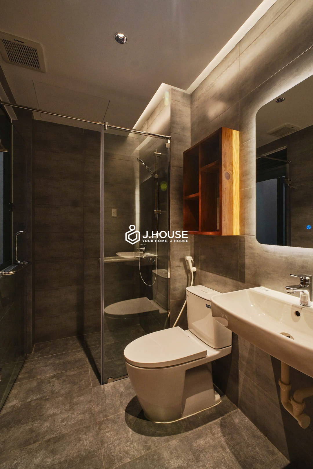 Modern 1br apartment for rent in Phu Nhuan District, HCMC- H-House