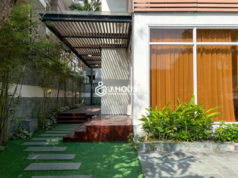 Modern 3-bedroom villa for rent in Thao Dien, District 2, HCMC