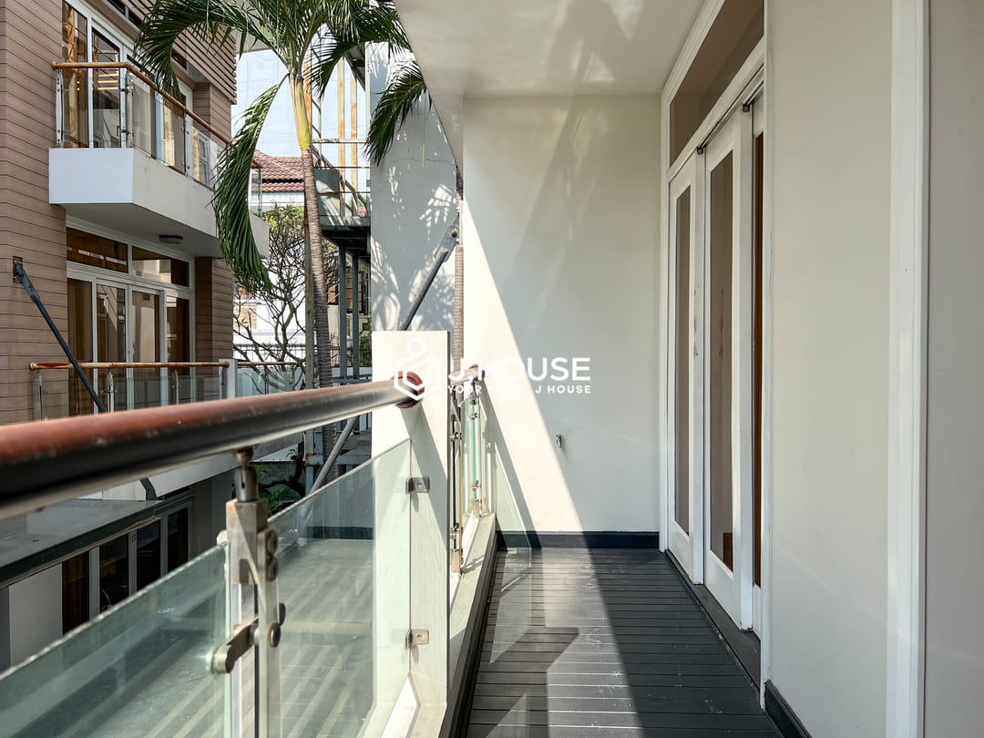 Modern 3-bedroom villa for rent in Thao Dien, District 2, HCMC