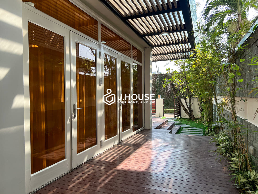 Modern 3-bedroom villa for rent in Thao Dien, District 2, HCMC