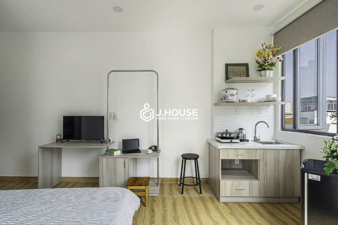 Modern Balcony Studio Apartment for Rent in Binh Thanh - Full House-3
