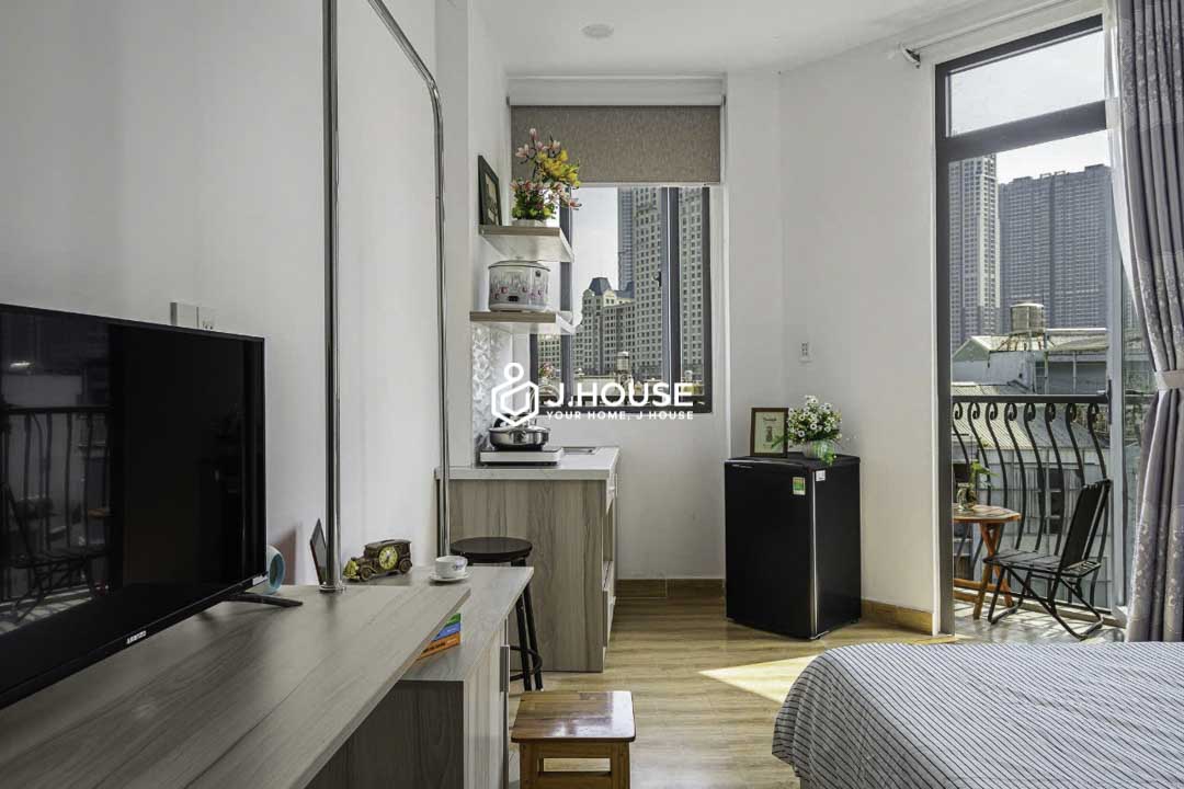 Modern Balcony Studio Apartment for Rent in Binh Thanh - Full House