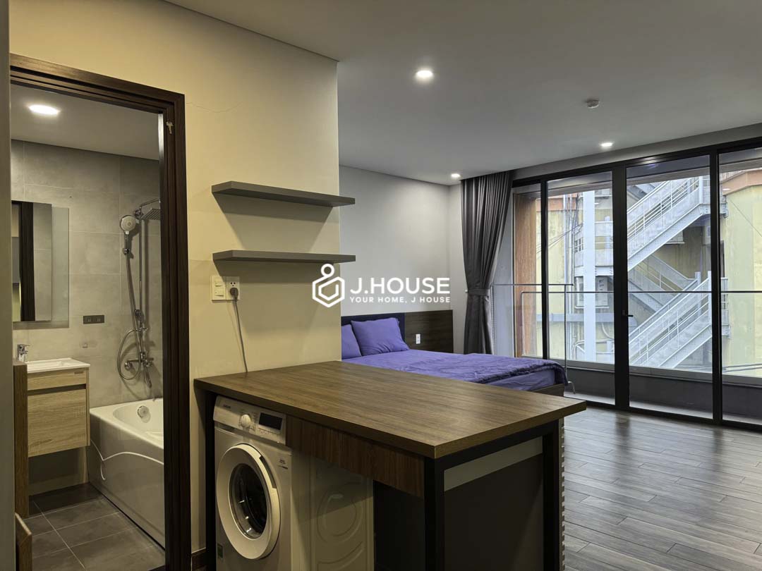 Modern & Bright Studio Apartment for Rent at AV House D3