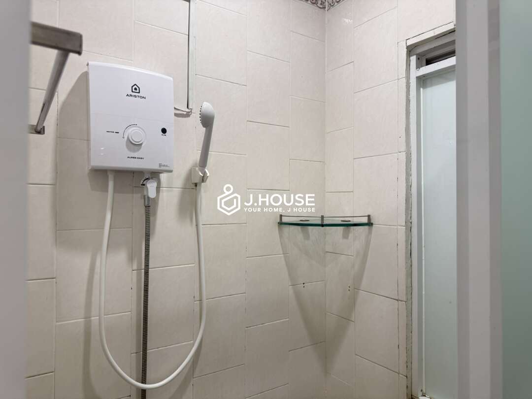 Modern & Quiet Studio for Rent in District 1 Infinity Apartment-11_result