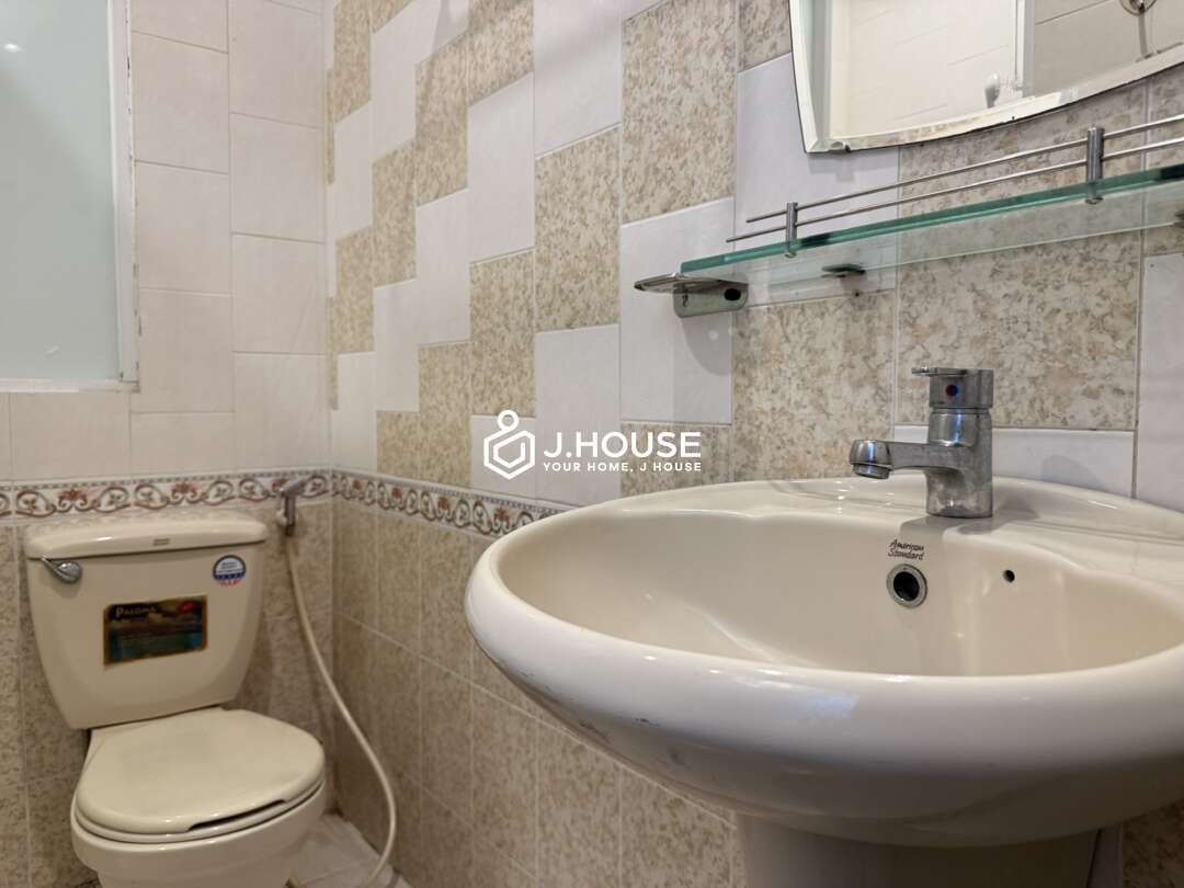 Modern & Quiet Studio for Rent in District 1 Infinity Apartment-12_result