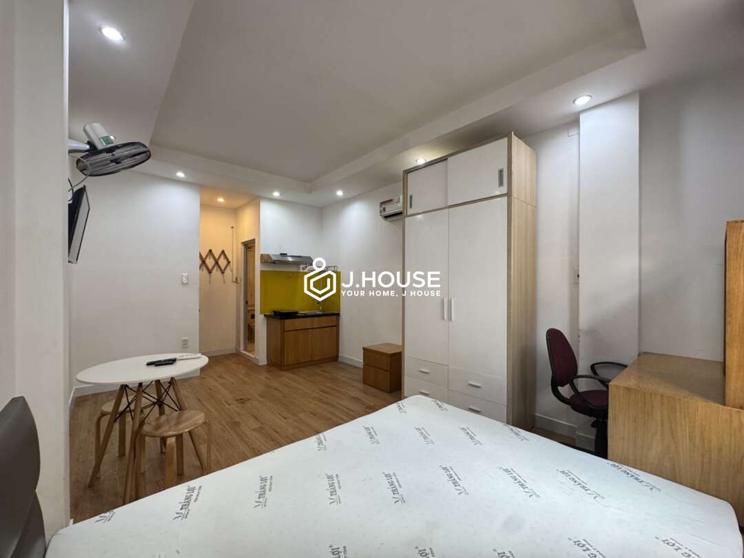 Modern & Quiet Studio for Rent in District 1 Infinity Apartment-3_result
