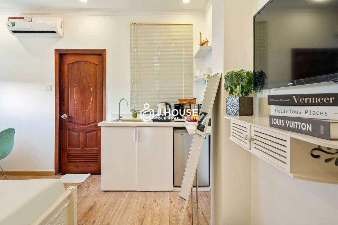 Modern Serviced Studio for Rent in District 1 Center - QT Apartment-12