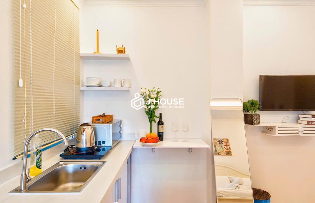 Modern Serviced Studio for Rent in District 1 Center - QT Apartment-15