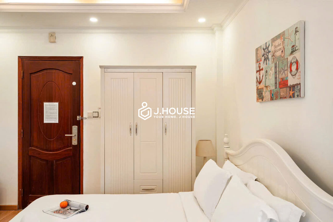 Modern Serviced Studio for Rent in District 1 Center - QT Apartment-3