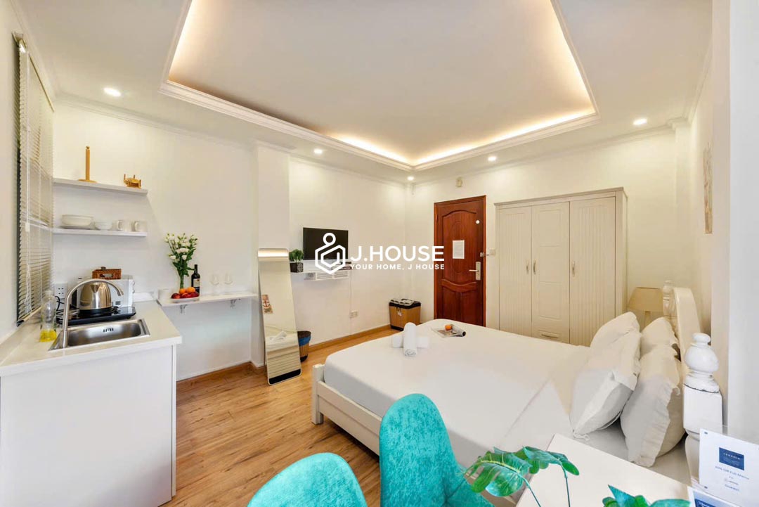 Modern Serviced Studio for Rent in District 1 Center - QT Apartment-9