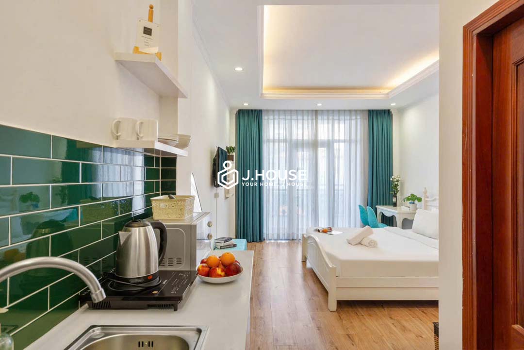 Modern Serviced Studio with Large Window in District 1 - QT Apartment-11