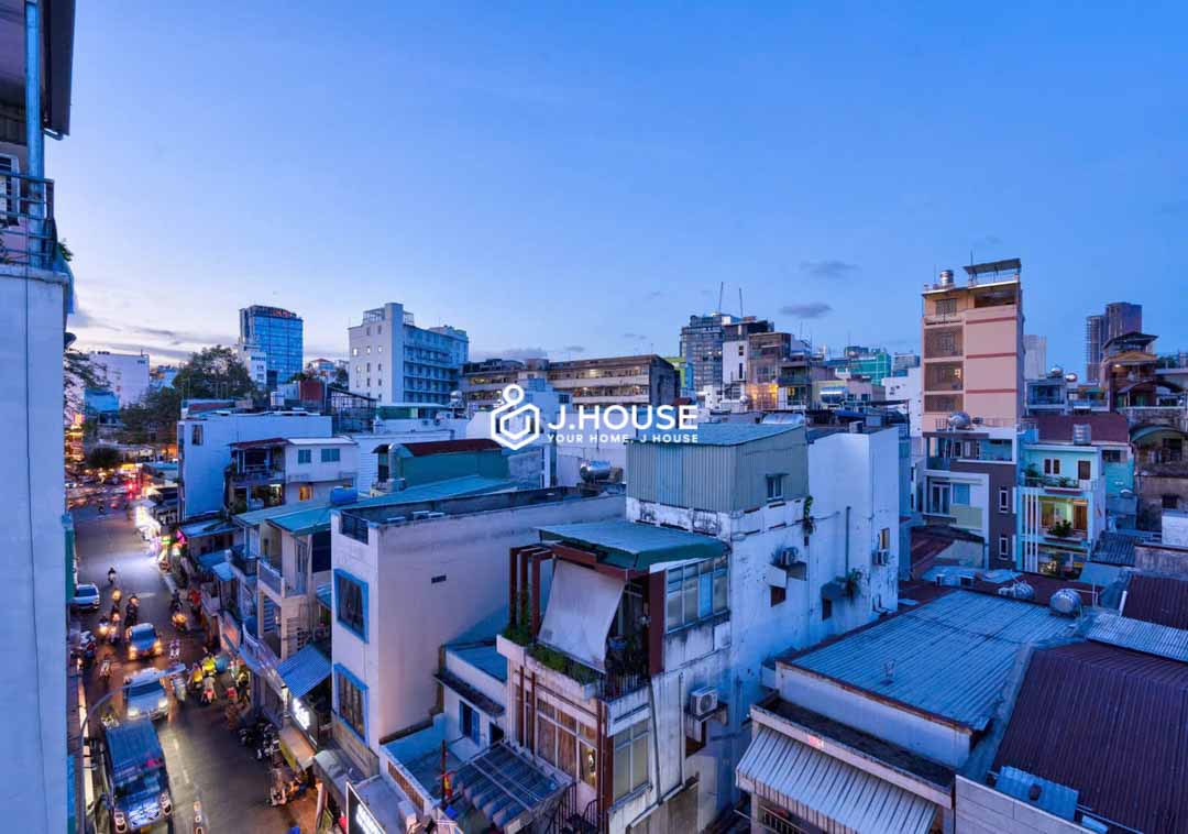 Modern Serviced Studio with Large Window in District 1 - QT Apartment-13