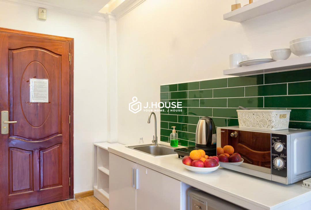 Modern Serviced Studio with Large Window in District 1 - QT Apartment-8