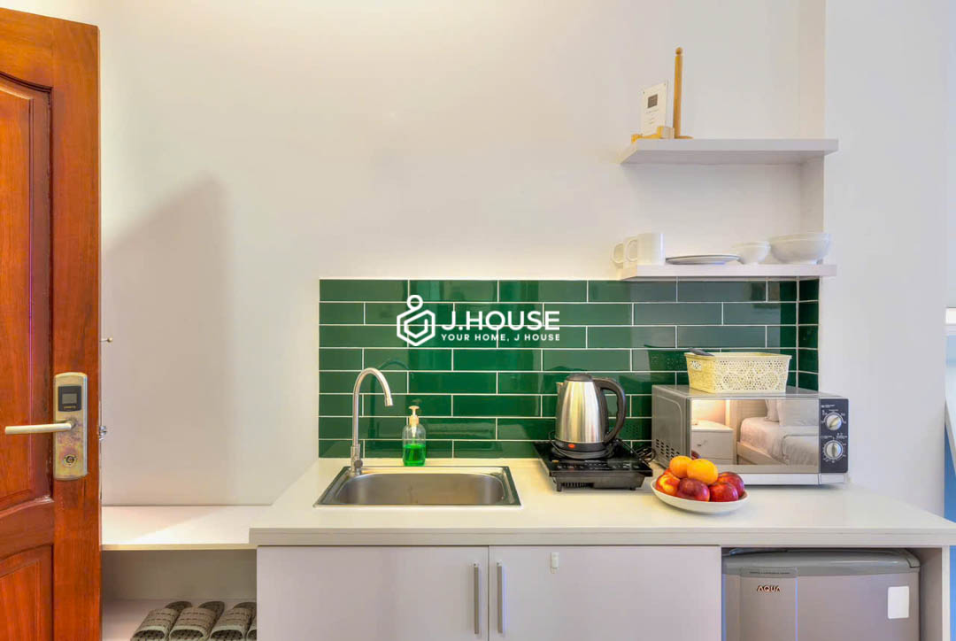 Modern Serviced Studio with Large Window in District 1 - QT Apartment-9