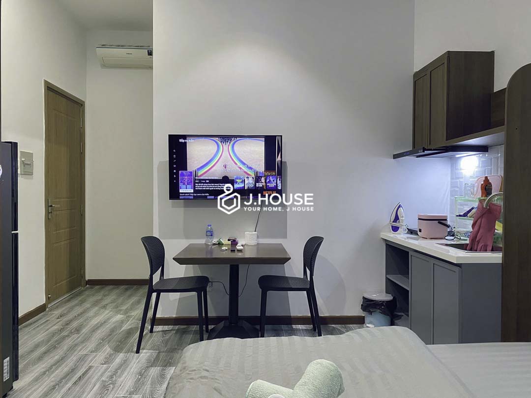 Modern Studio Apartment in Tan Binh near Airport - Homes Sense-0