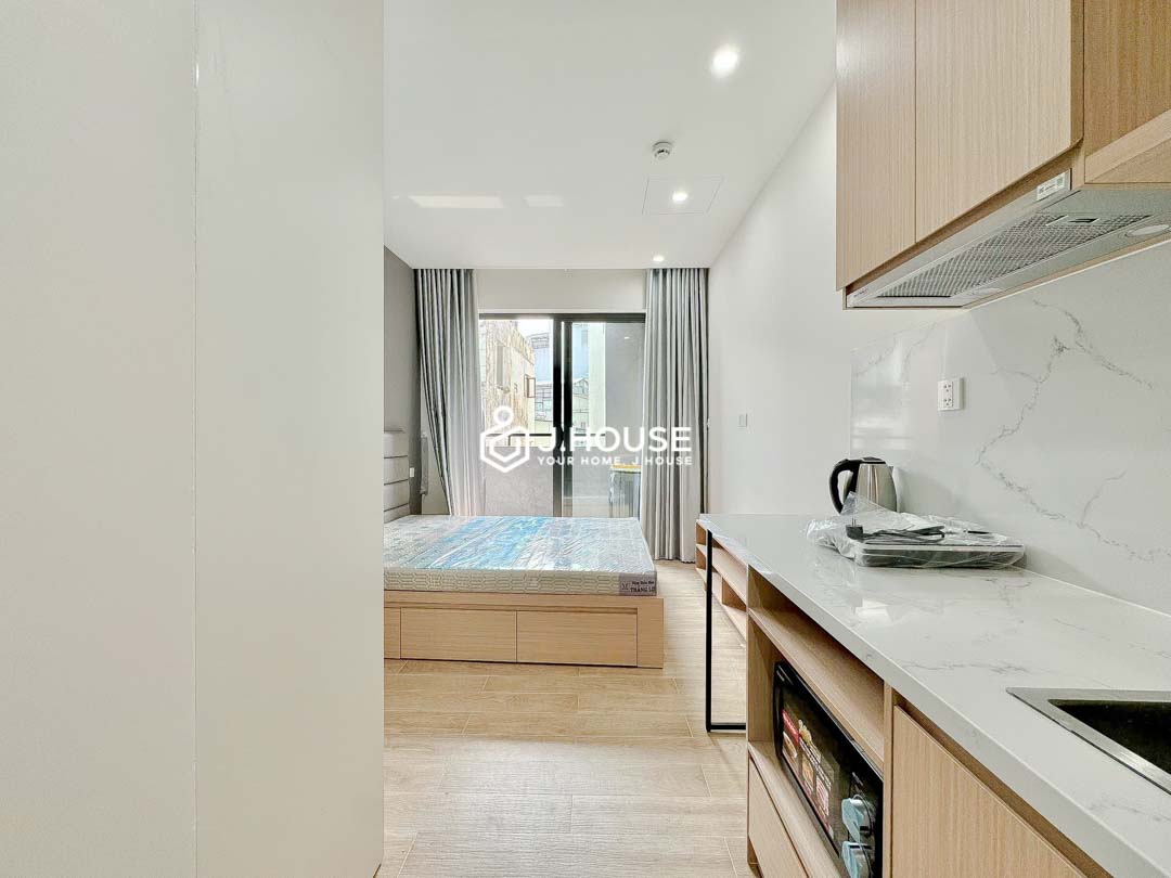 Modern Studio with Balcony for Rent at ACE Phu Nhuan-2