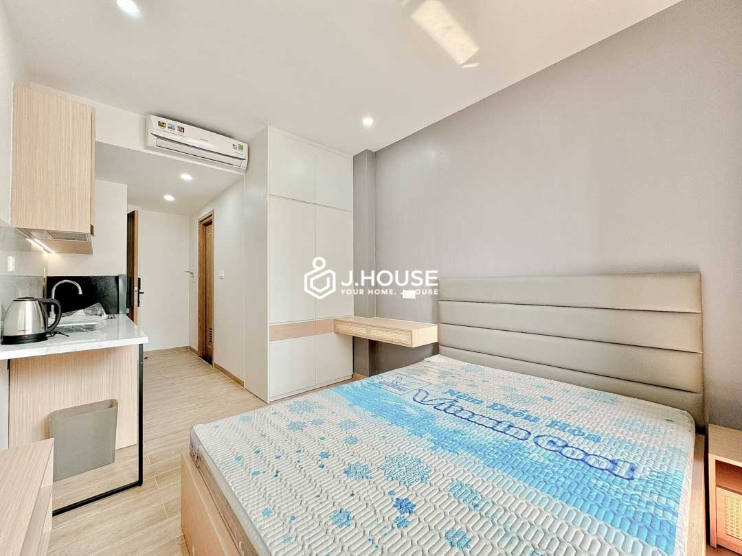 Modern Studio with Balcony for Rent at ACE Phu Nhuan