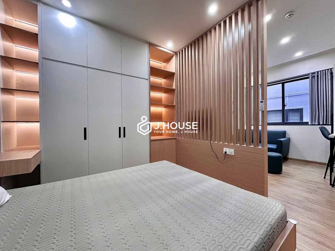 Modern Studio with Private Laundry & Skywell Balcony - ACE Phu Nhuan-10 (2)