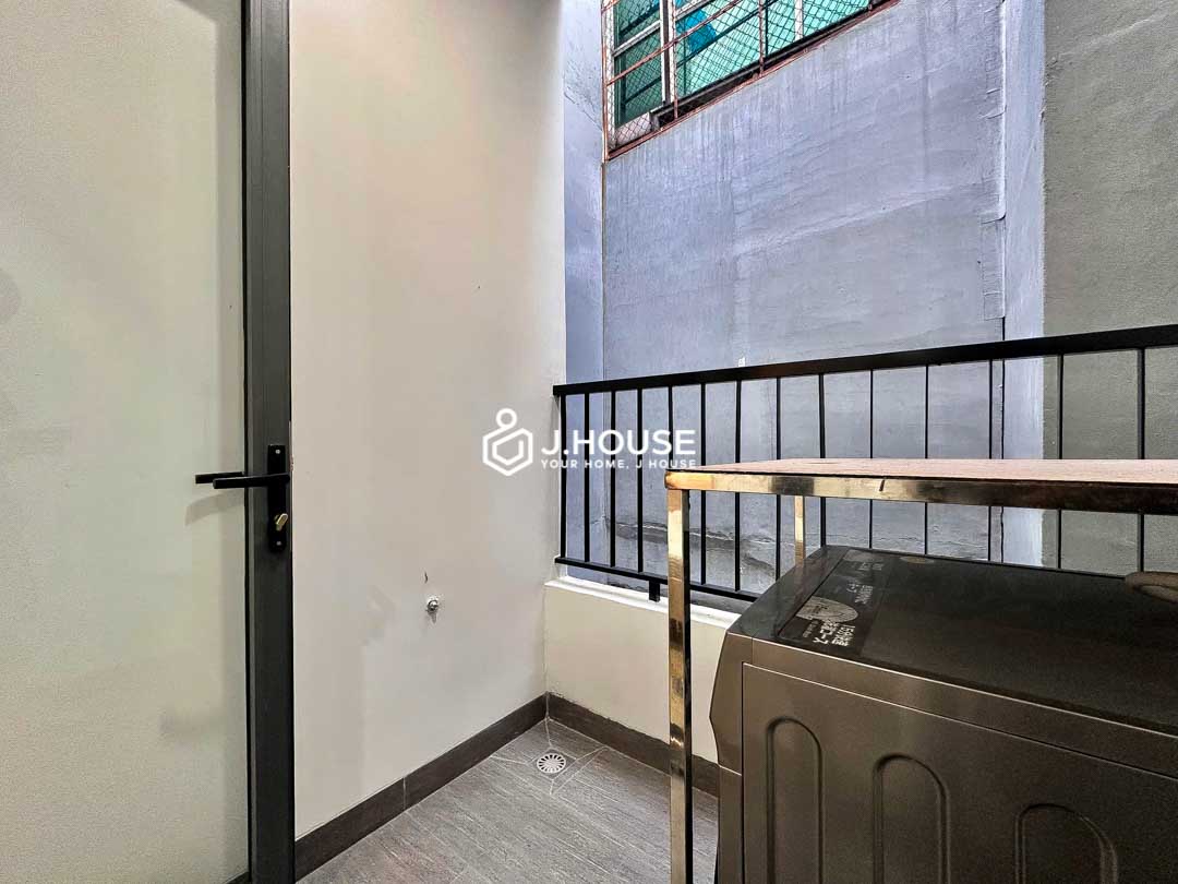 Modern Studio with Private Laundry & Skywell Balcony - ACE Phu Nhuan-11