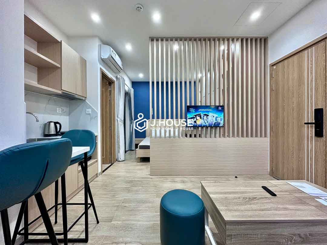 Modern Studio with Private Laundry & Skywell Balcony - ACE Phu Nhuan-3