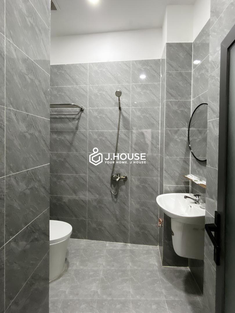 Modern Studio with Private Skylight in Phu Nhuan District - Urbanest-11