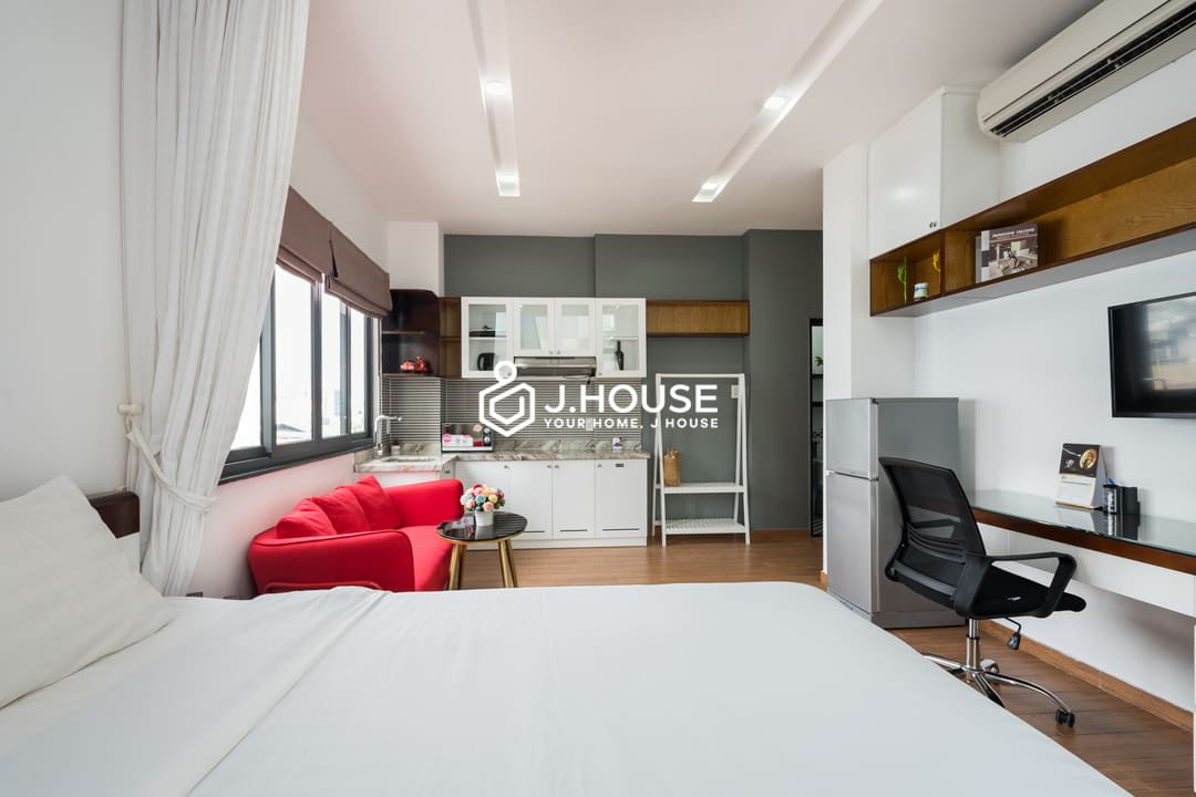 Modern apartment for rent with balcony at The Garden District 3, HCM