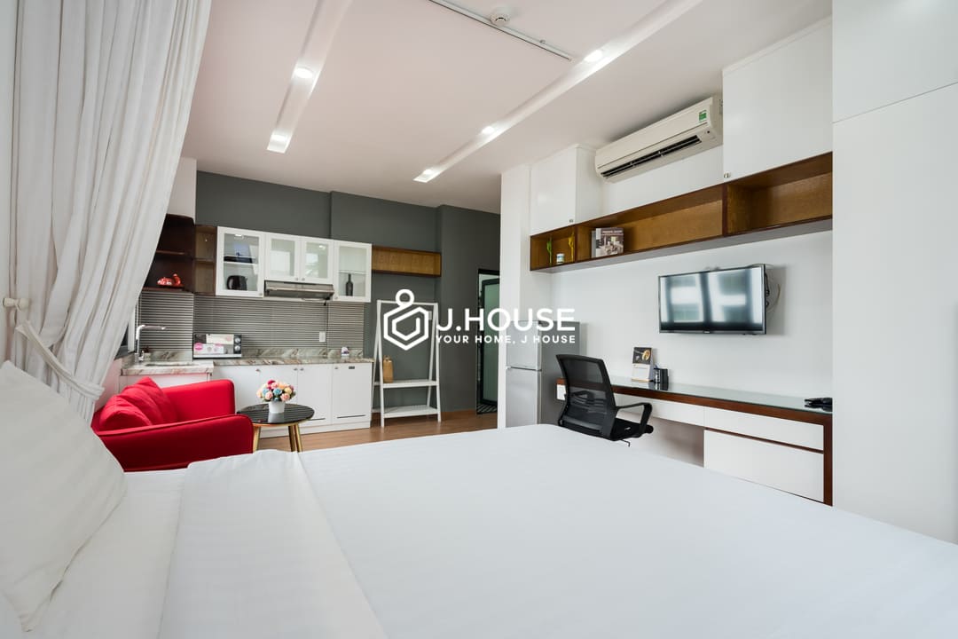 Modern apartment for rent with balcony at The Garden District 3, HCM