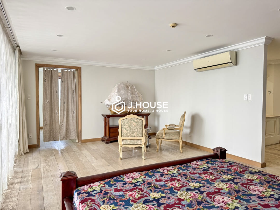 Penthouse BMC Tower for rent in District 1, HCM- 2 br apartment