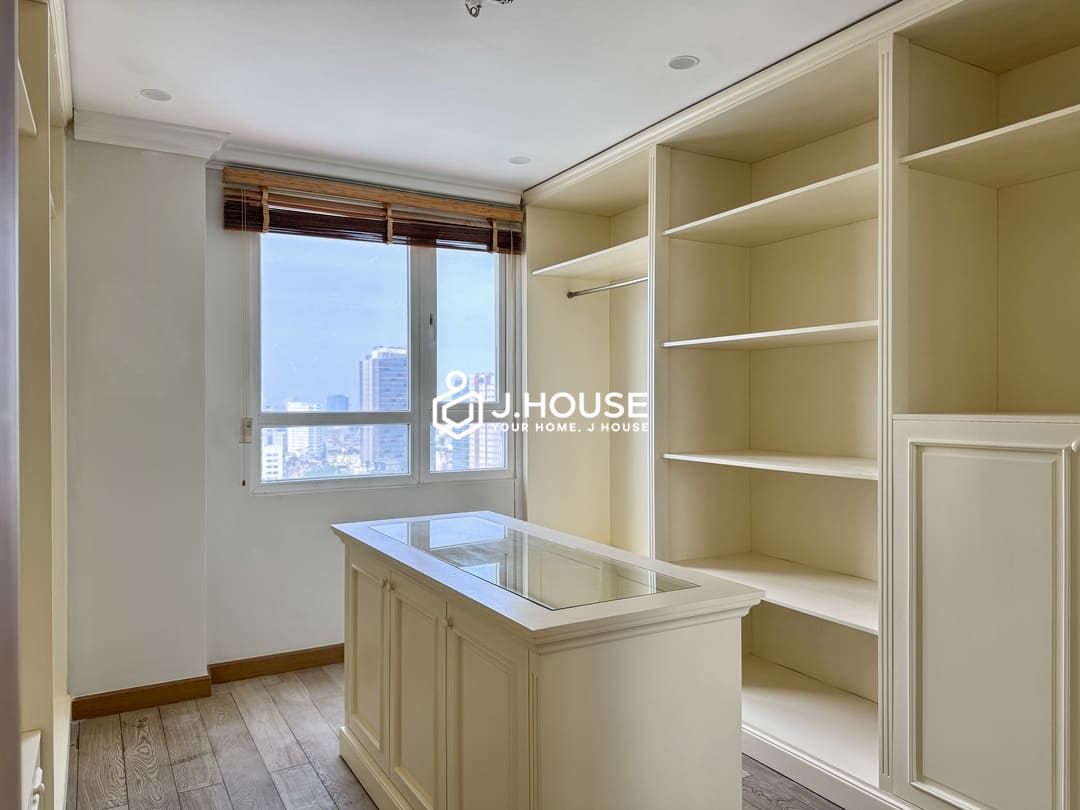 Penthouse BMC Tower for rent in District 1, HCM- 2 br apartment